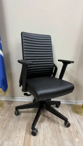 Akburo Tekno Derili Kısa Şef Toplantı Koltuğu