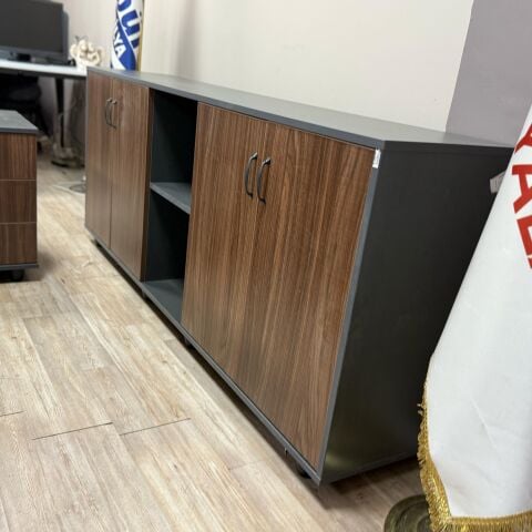 طقم مكتب تنفيذي من أكبورو بلاك إيتا بدون مقعد