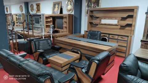 Akburo Baron Executive Office Set Modelle mit Unit Tiger Sitzgruppe
