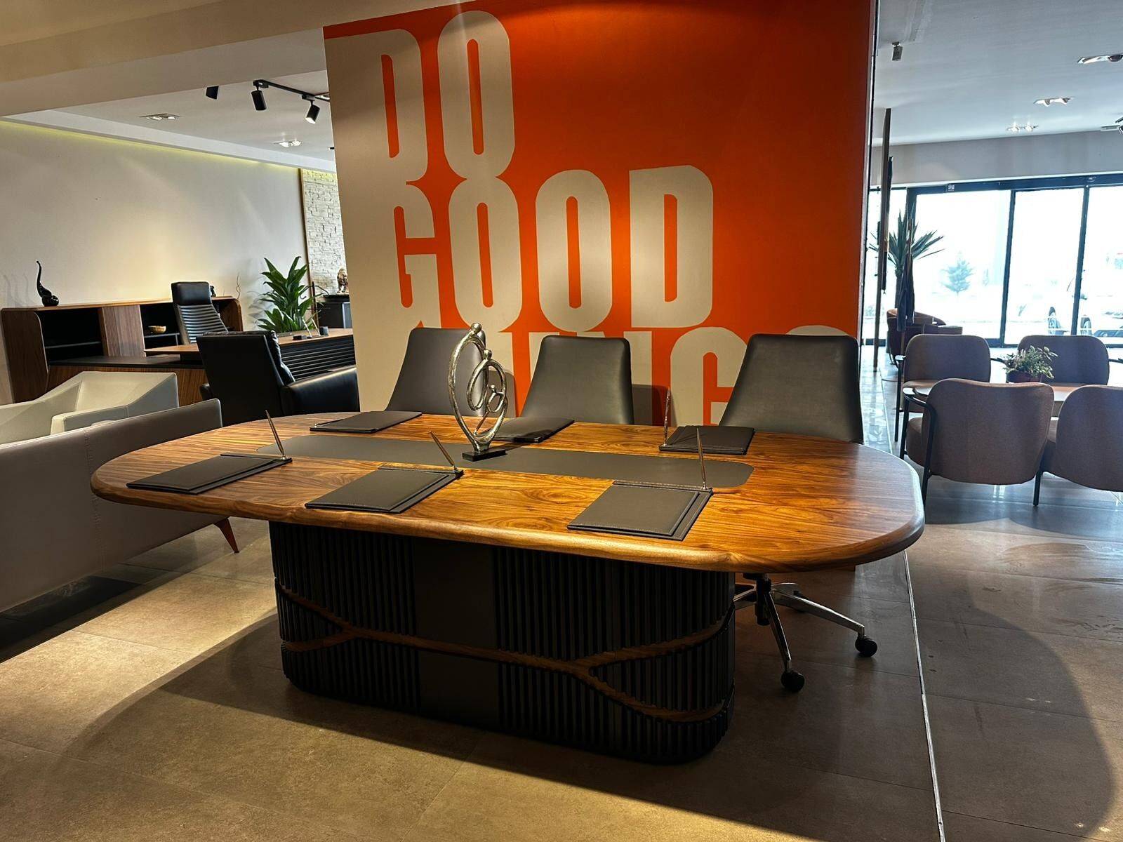 Majör Toplantı Masası