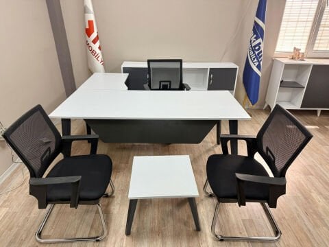 Maze VIP executive suite Set with Ritas